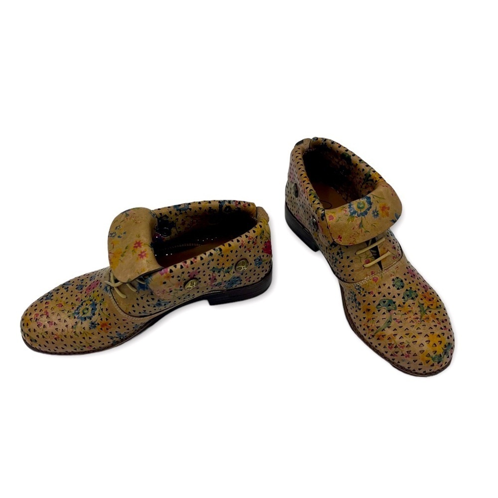 Patricia Nash Leather Boots Sabrina Floral Perforated Cottagecore Bootie‎ 7.5
